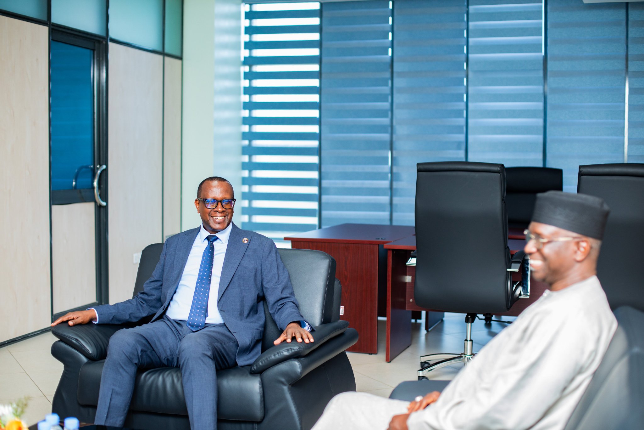 Minisitiri Dr. Bizimana yakiriye Gen. Faye wahoze mu Ngabo za MINUAR 10 HFdq4rbWgAA436l