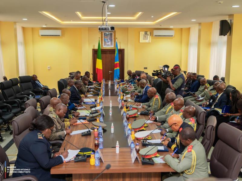 Kinshasa na Brazzaville byiyemeje gukomeza ubufatanye mu bya gisirikare 20 b4d6daa2 3a49 43fb 81b4 1982b8052377