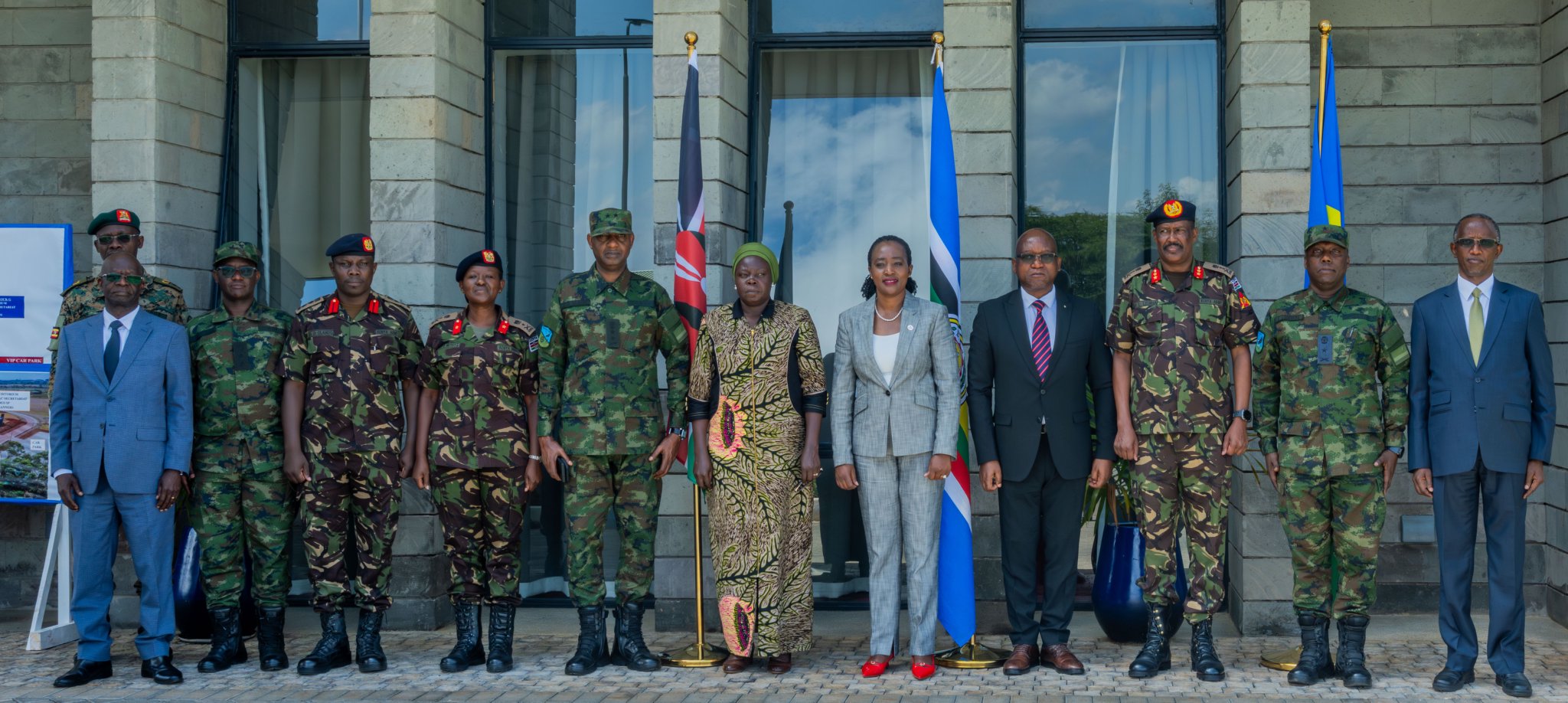 Kenya: Minisitiri w'Ingabo w'u Rwanda yitabiriye umuhango wo gusoza imyitozo ya Ushirikiano Imara 2026 3 HI8MMMGWwAApKEf