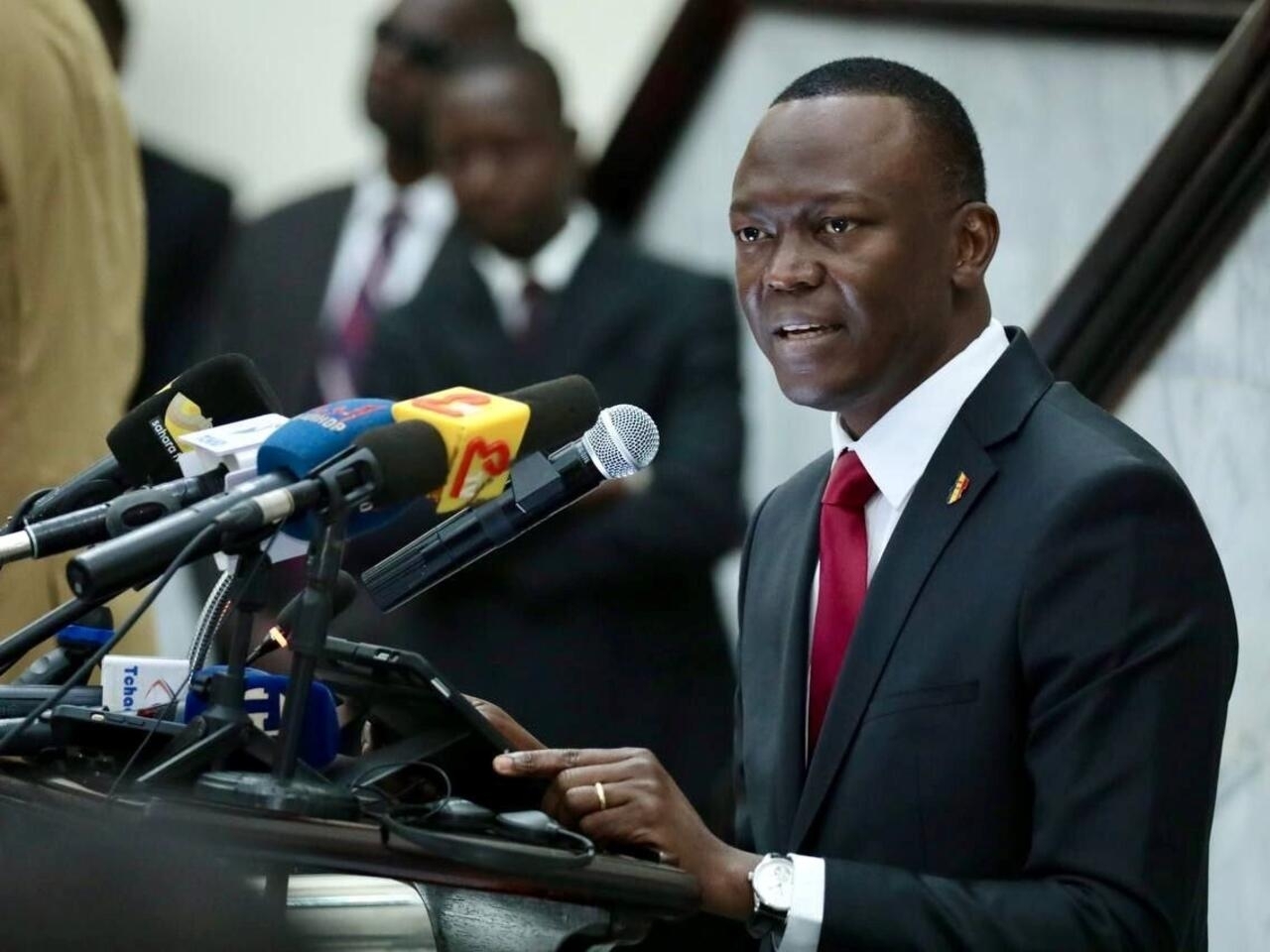 Le Premier ministre tchadien demissionne apres la victoire du president par interim aux elections contestees du 6 mai