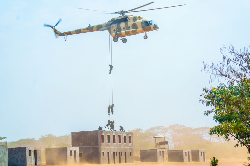 Amahugurwa ahoraho ni yo nkingi y’ingenzi ituma RDF ikomeza gukora kinyamwuga - Gen. MK Mubarakh 2