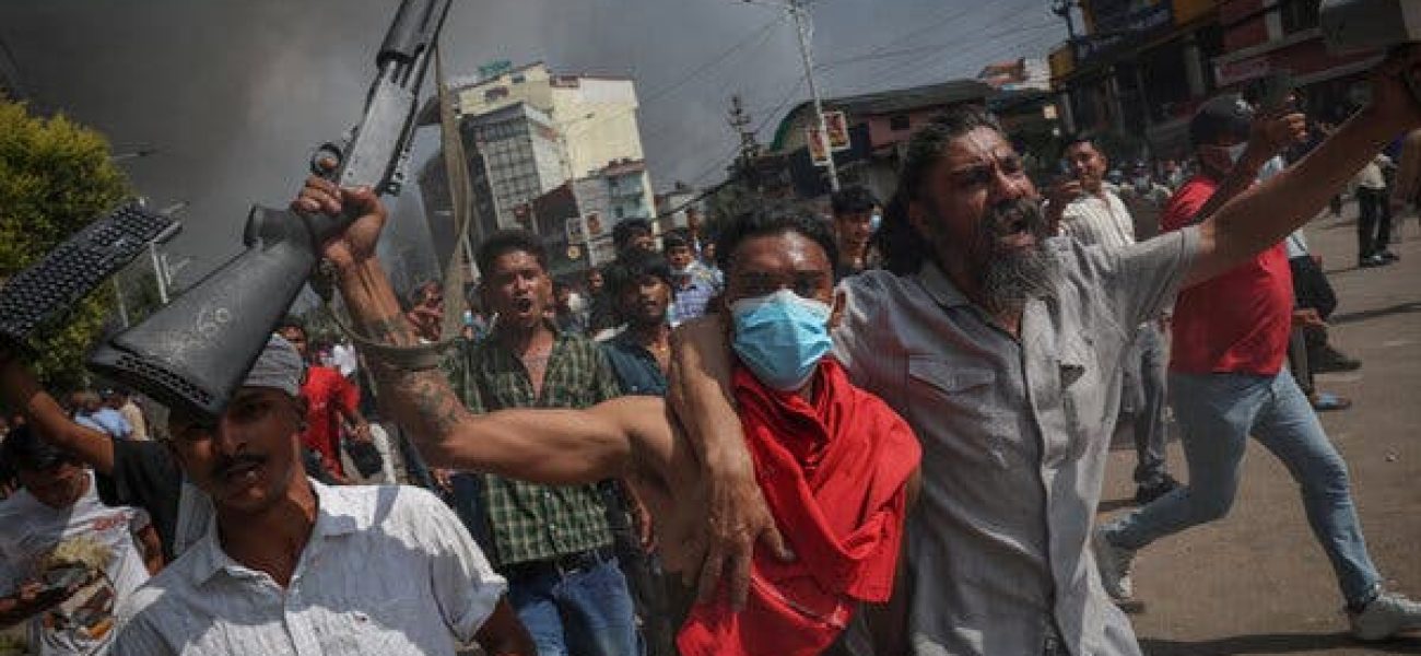 09int-Nepal-Protests-Leadall-03-tzgk-articleLarge