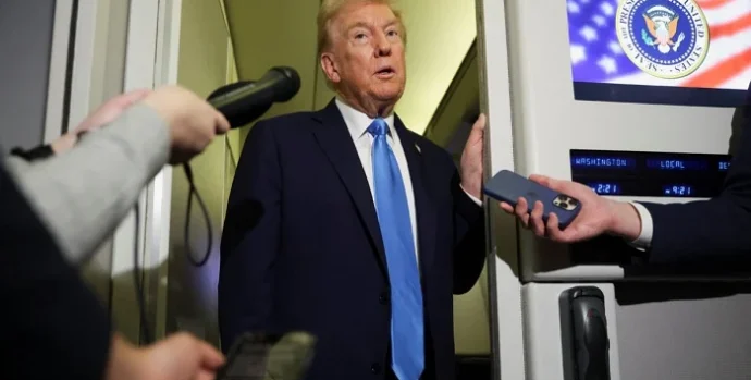 1355355_9845870_Trump-AFOne-2_updates