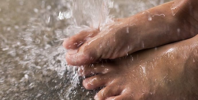 1411-how_to_get_rid_of_smelly_feet-732x549-thumbnail