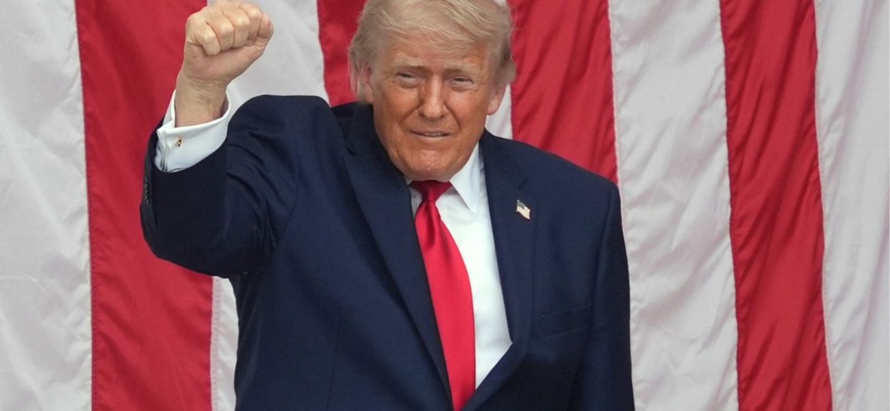 19176214_052626-trump-fist-tn