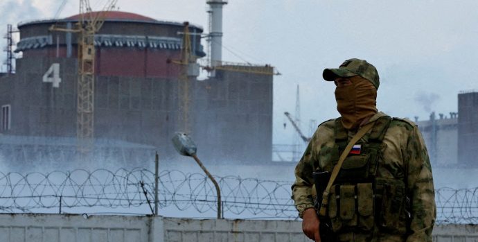 2022-10-01T070634Z_272460832_RC26SW9XR7L9_RTRMADP_3_UKRAINE-CRISIS-ZAPORIZHZHIA-DETENTION