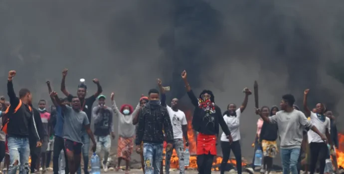 2024-11-07T113318Z_679761066_RC2A0BAX73PY_RTRMADP_3_MOZAMBIQUE-POLITICS-PROTEST-1730982982