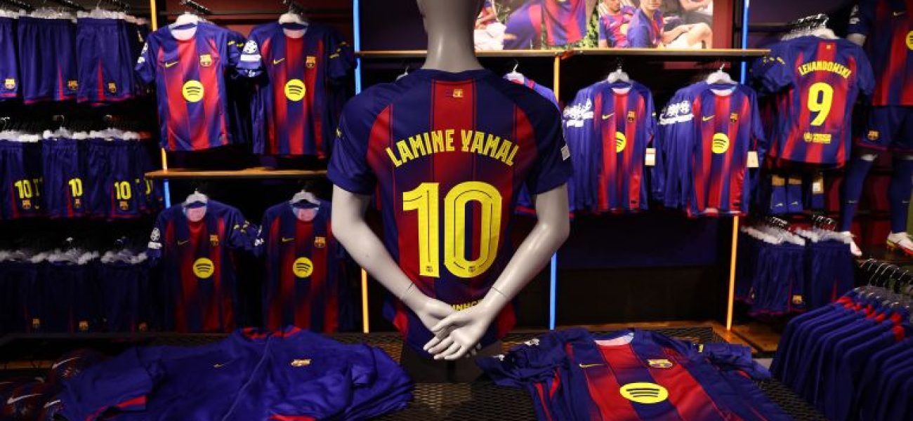 2025-07-16T171933Z_1634673113_UP1EL7G1C4ISS_RTRMADP_3_SOCCER-SPAIN-FCB-YAMAL-1752767638