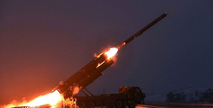 2025-12-29t001904z-1033476665-rc2xpianytie-rtrmadp-3-northkorea-missiles-1