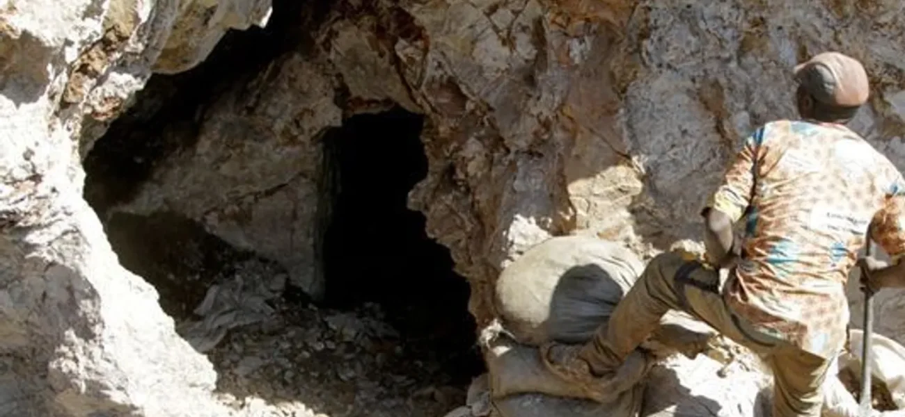 2025_11_13T171214Z_1_LYNXMPELAC0YO_RTROPTP_3_COBALT_CONGO_TRACEABILITY_MAIN