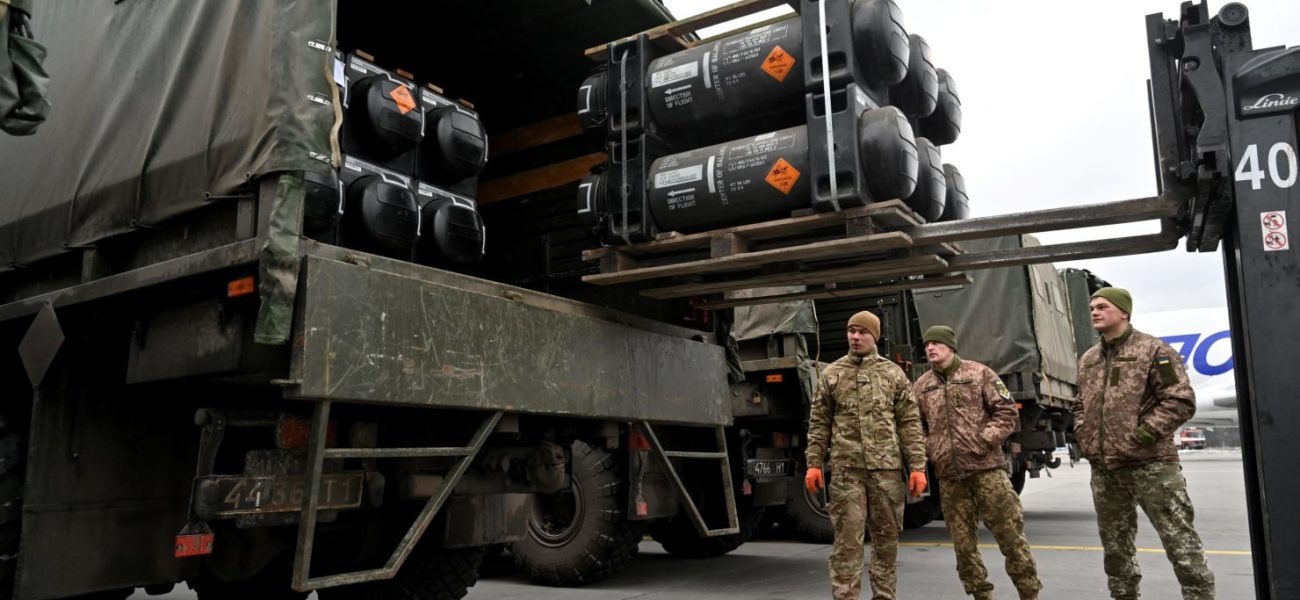 220419122827-javelin-missile-delivery-0222