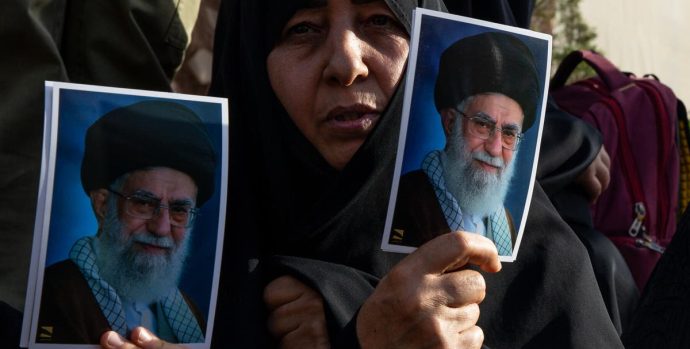 25int-khamenei-tjkh-mobileMasterAt3x