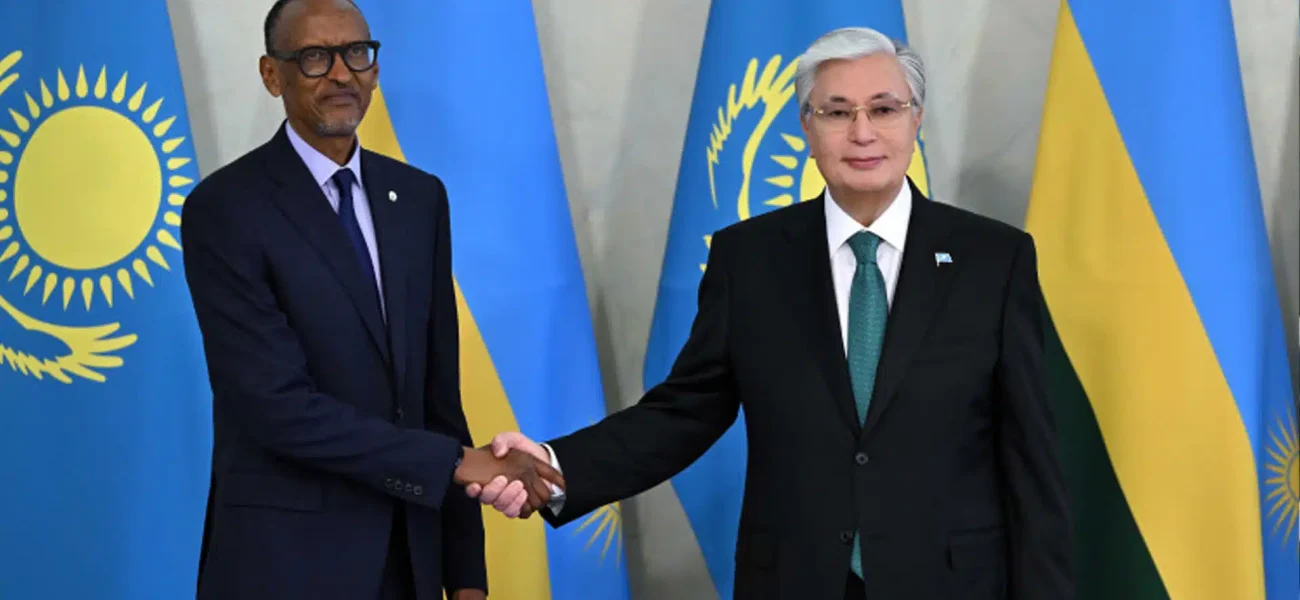 Ifoto yafashwe ubwo Perezida Kagame yagiranaga ibiganiro na Perezida Tokayev i Kazakhstan