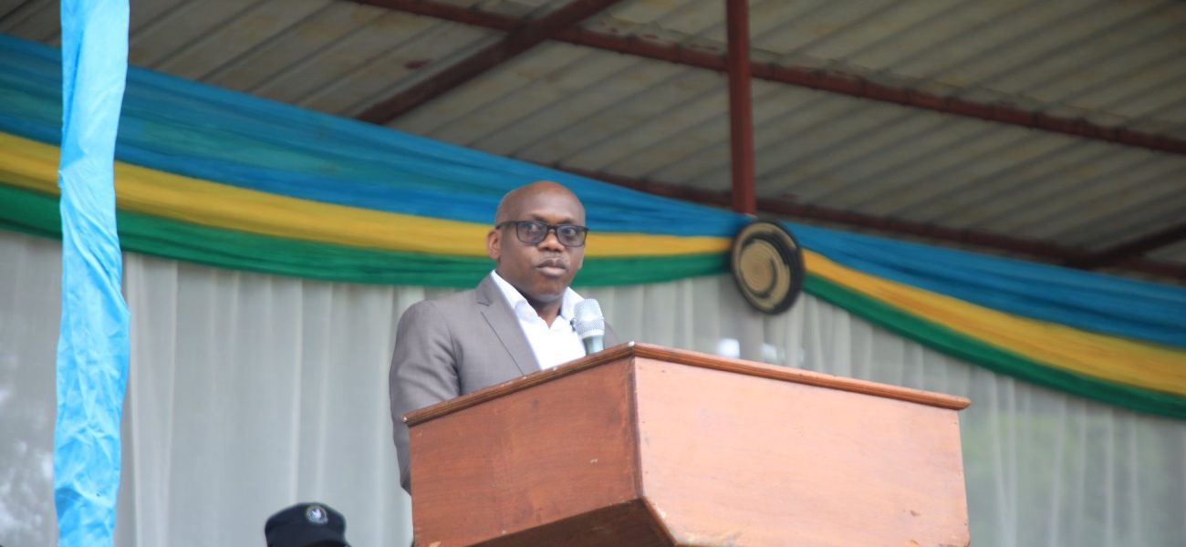 Guverineri Ntibitura yahishuye ko FDLR na Wazalendo binjiye mu Rwanda rwihishwa ubwo yari mu ruzinduko rw'akazi mu karere ka Rutsiro