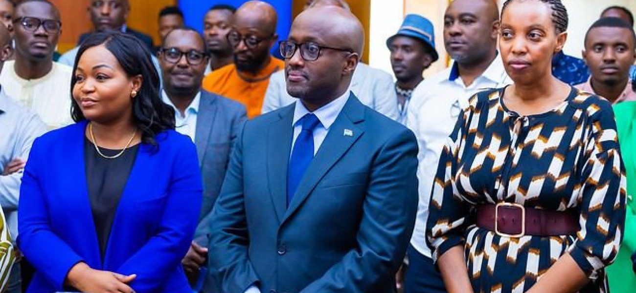 54244024234_823eb4e5ec_z