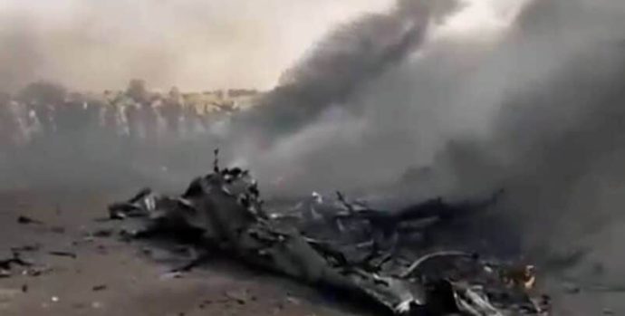 Debris-from-an-Antonov-plane-the-Rapid-Support-Forces-RSF-said-they-downed-near-El-Fasher-Sudan-April-3-2025-802x485