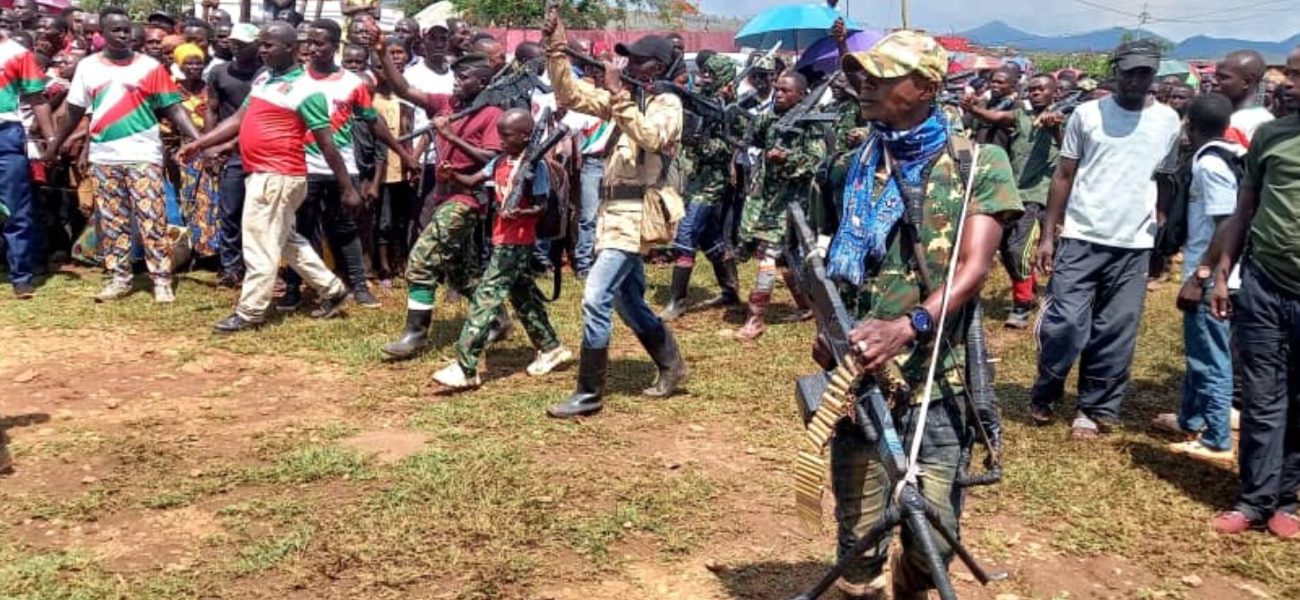 Des-anciens-combattants-du-CNDD-FDD-et-des-Imbonerakure-dans-une-parade-militaire-a-Cibitoke-©-SOS-Medias-Burundi-1900x1069_c