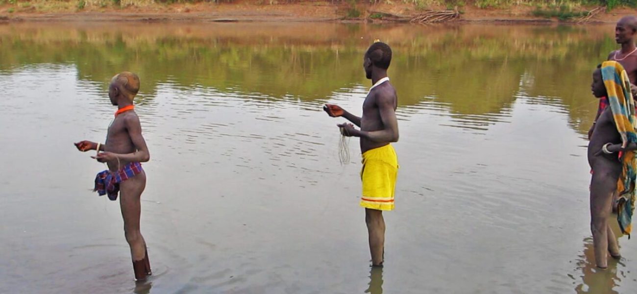 Kwegu-fishing-in-the-Omo-River-January-2012-1200x800