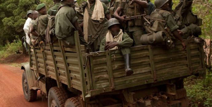 Les FARDC en patrouille dans l'Est de la RDC. Photo MONUC/Marie Frechon