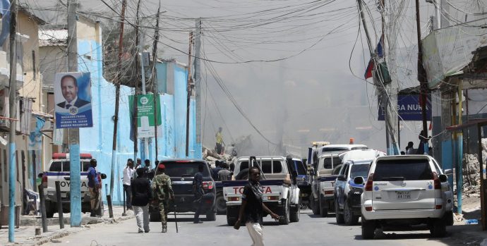 Emergency vehicles gather at the scene of an explosion near the Presidential Palace, also known as Villa Somalia, in the Hamar Jajab district of Mogadishu, Somalia March 18, 2025. REUTERS/Feisal Omar