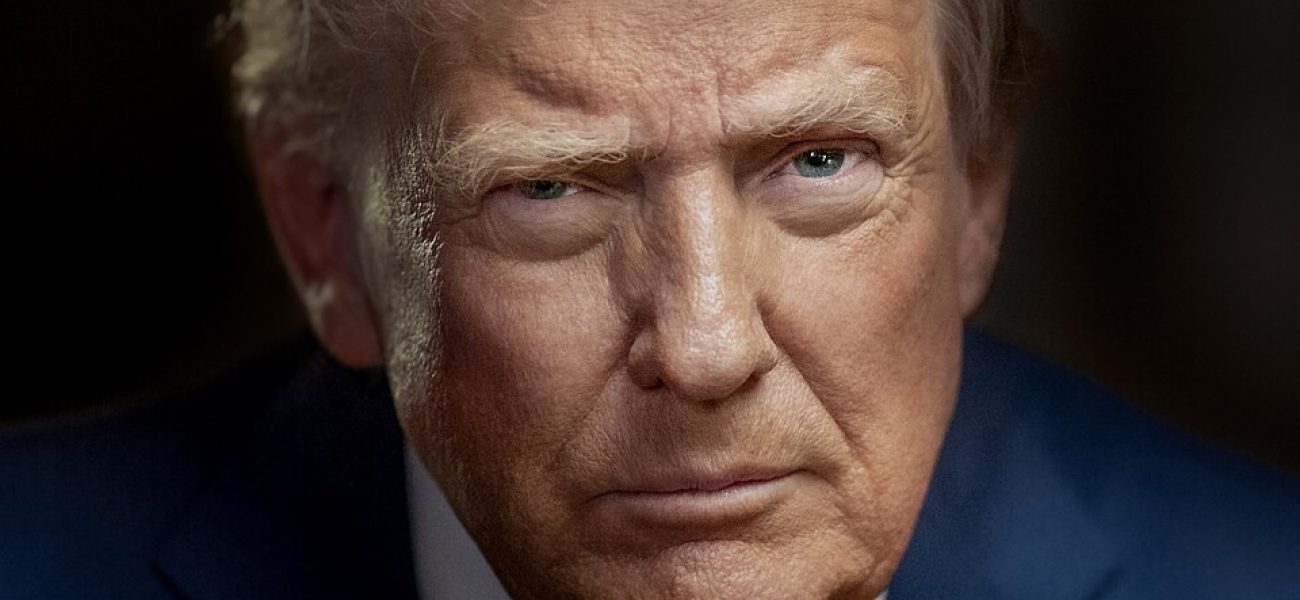 Official_Presidential_Portrait_of_President_Donald_J._Trump_(2025)