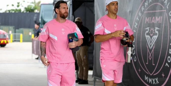 SOCCER-URUGUAY_SUAREZ_n01-1_1748406236