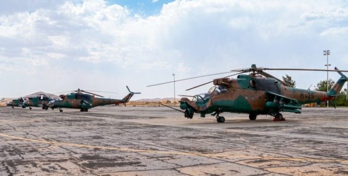 The-Algerian-Air-Force-has-handed-over-2-Mi-24-Super-Hind-attack-helicopters-and-2-Mi-171-helicopters-to-the-Niger-Air-Force-scaled-750x387
