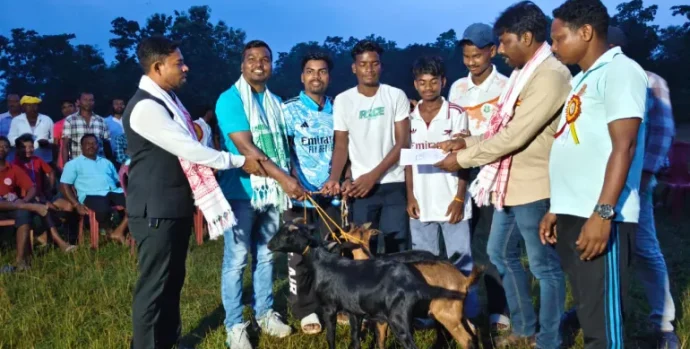 Winning-team-with-Khasi-1784613553