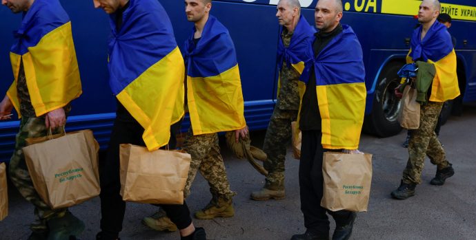 Abasirikare ba Ukraine barekuwe basubira mu rugo