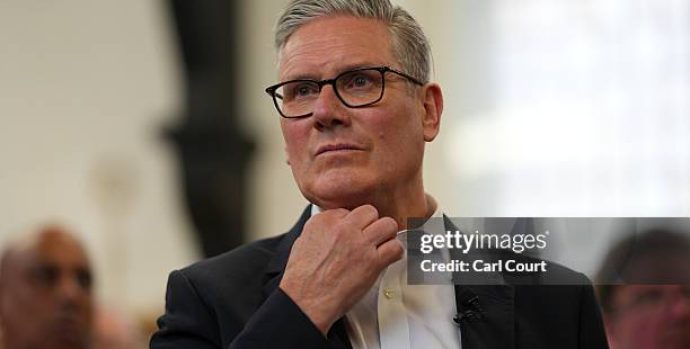 LONDON, ENGLAND - MAY 5: Prime Minister Keir Starmer joins party supporters in a community centre as the local elections campaign enters the final straight on May 5, 2026 in London, England. Labour is defending roughly 2,500-2,560 seats in Thursday's local elections with analysts predicting significant losses for the party. (Photo by Carl Court/Getty Images)
