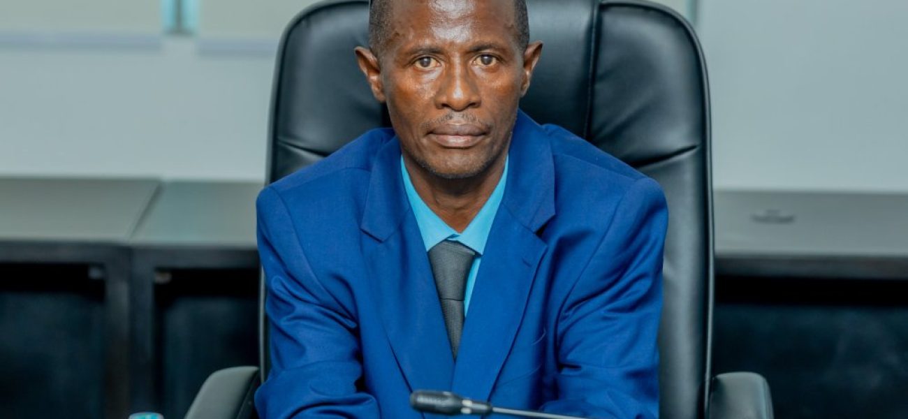 gova8h2xoaaaljr-2-b0f5d-e27e7