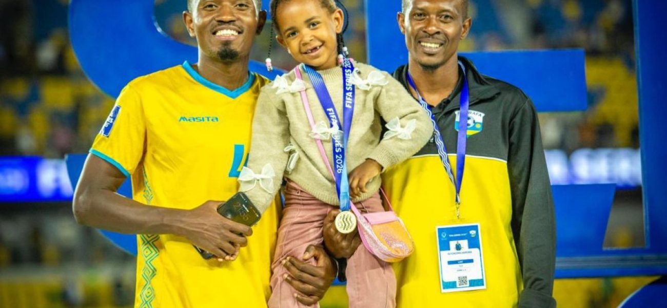 hew4t1bxqaagx1l-19945