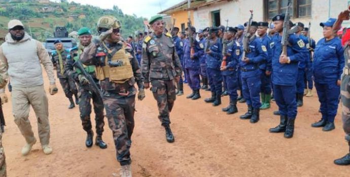 nord_kivu_le_gouverneur_militaire_en_mission_d_evaluation_a_lubero_centre_pht_ks_2025_jpeg_711_473_1 (1)