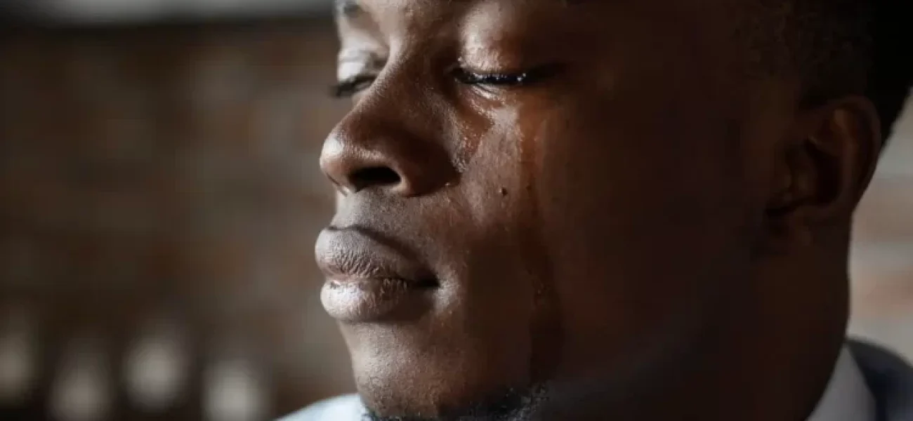 portrait-sensitive-man-crying-weeping-black-man-1280px-t-750x375