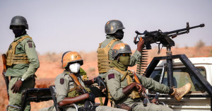 route_ouallam_elements_securite_armee_niger