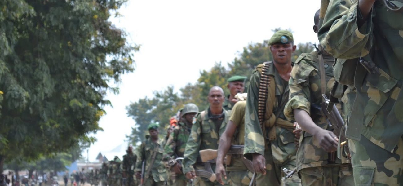Des soldats des FARDC se retirent de Rutshuru au Nord-Kivu/ Photo Radio Okapi.