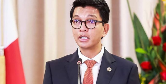 tananarivo-retire-la-nationalite-a-l-ex-president-andry-rajoelina-5817-1306984