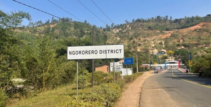 ubuyobozi_buvuga_ko_uyu_mwaka_uzasiga_abatuye_ngororero_bagerwaho_n_umuriro_w_amashanyarazi_kuri_94_-1fa33